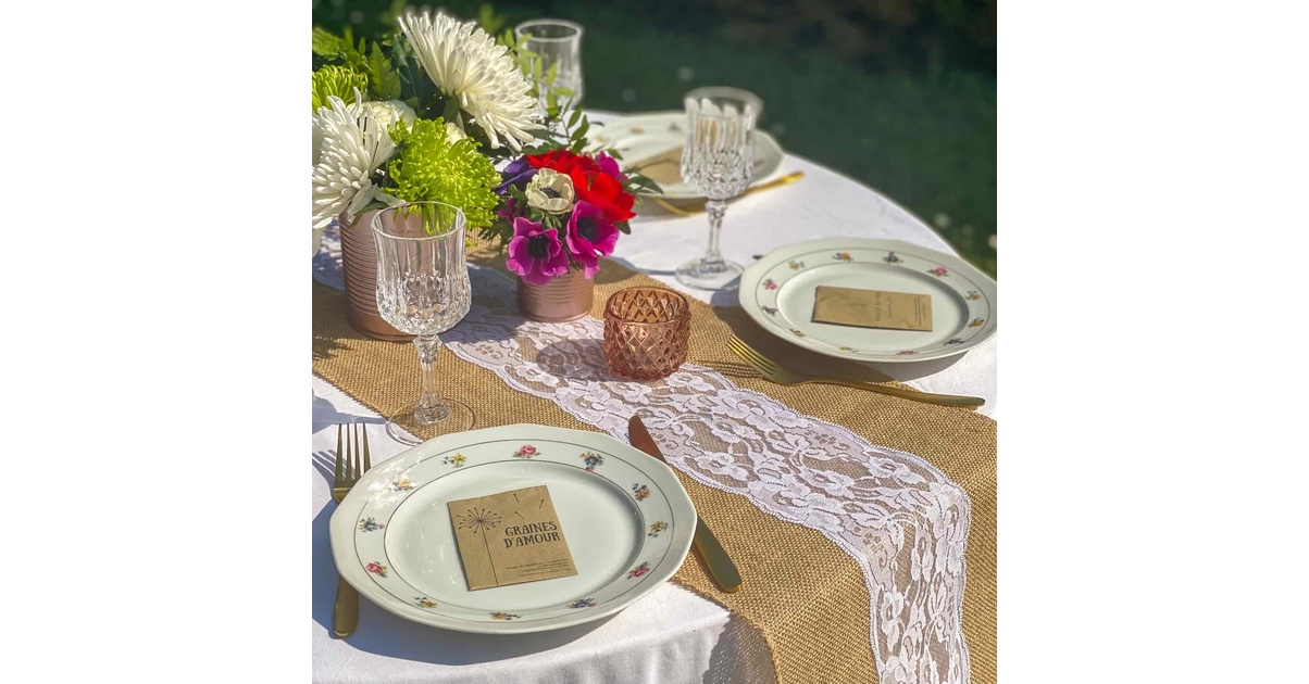 Chemin de table champêtre - Toile de Jute et Dentelle - Pour votre